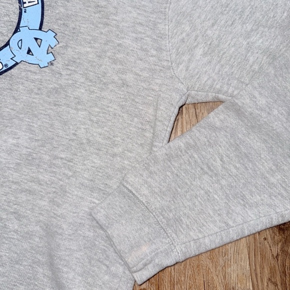 NCAA • Carolina Tar Heels Hoodie - Picture 7 of 7